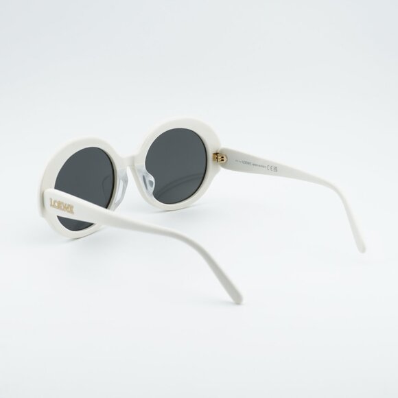 Loewe LW40135F 25A Sunglasses White Round Frame, Grey Lenses main image 9